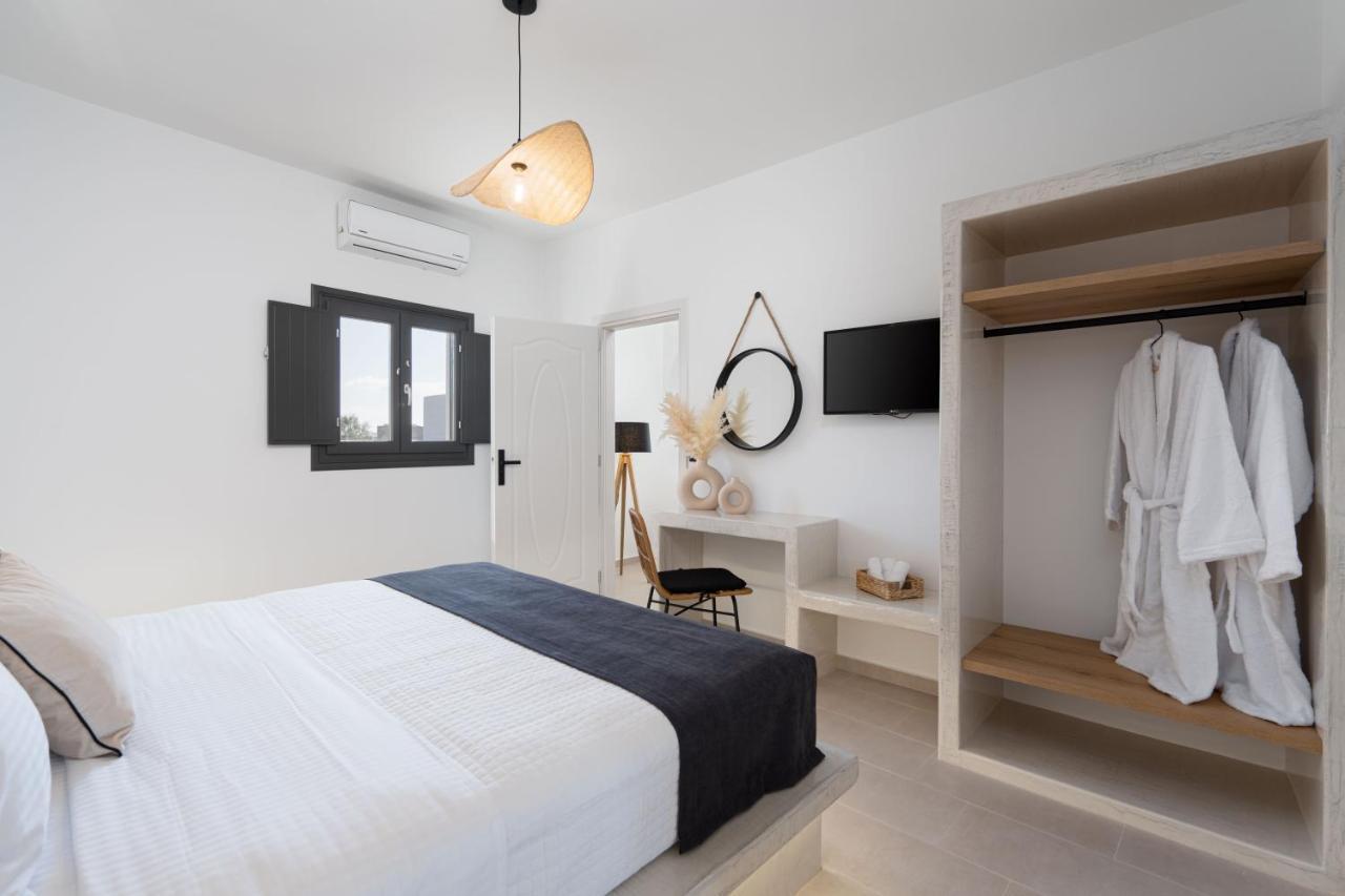 Almira Luxury Suites ペリヴォラス エクステリア 写真