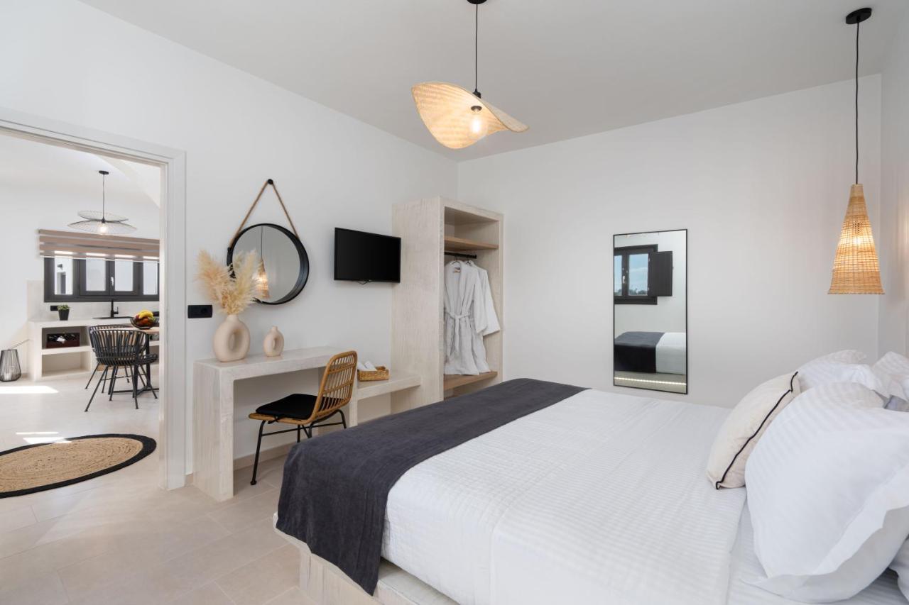 Almira Luxury Suites ペリヴォラス エクステリア 写真