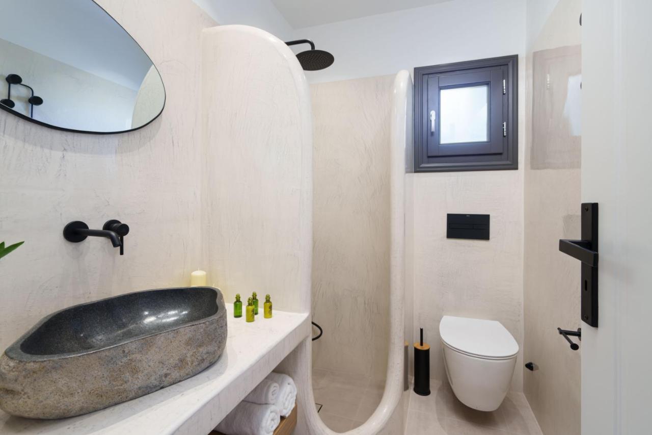 Almira Luxury Suites ペリヴォラス エクステリア 写真