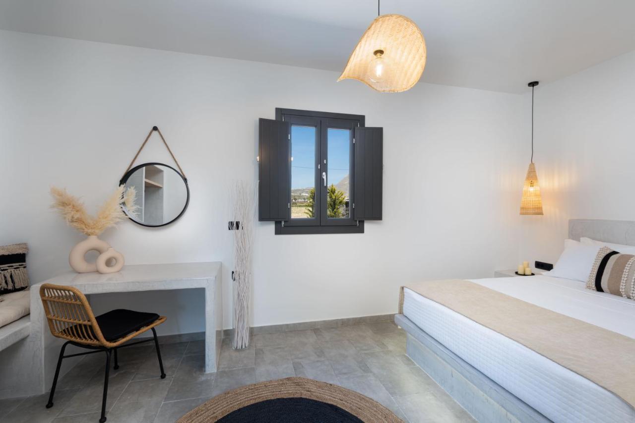Almira Luxury Suites ペリヴォラス エクステリア 写真